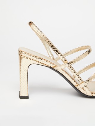 Золотые босоножки Max&Co ламинированные: фото 5 - Invogue