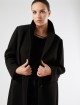 Чорне пальто Persona з еластичного трикотажу: фото 2 - Invogue