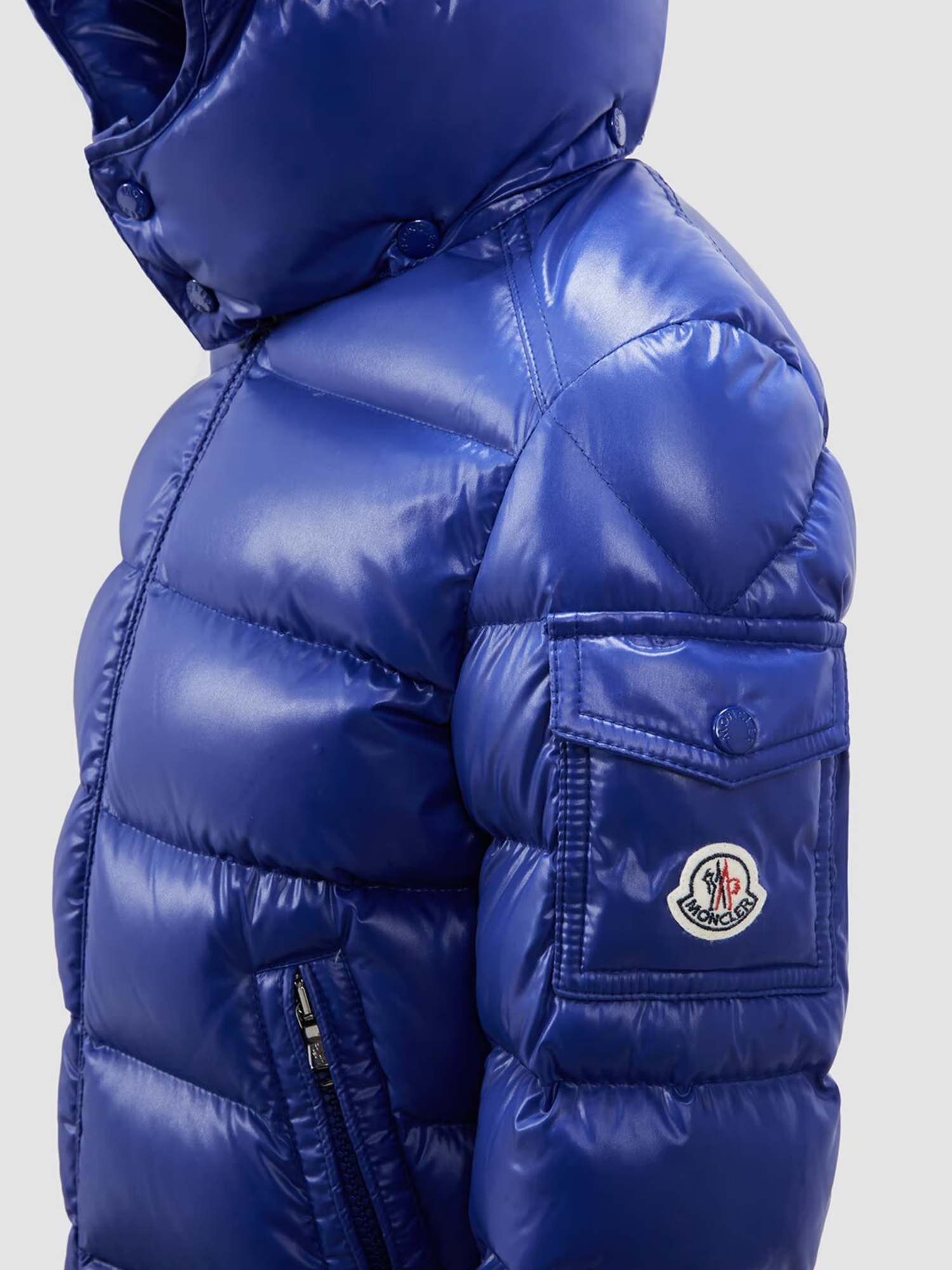 Синий стеганный пуховик MONCLER - купить на Invogue — арт