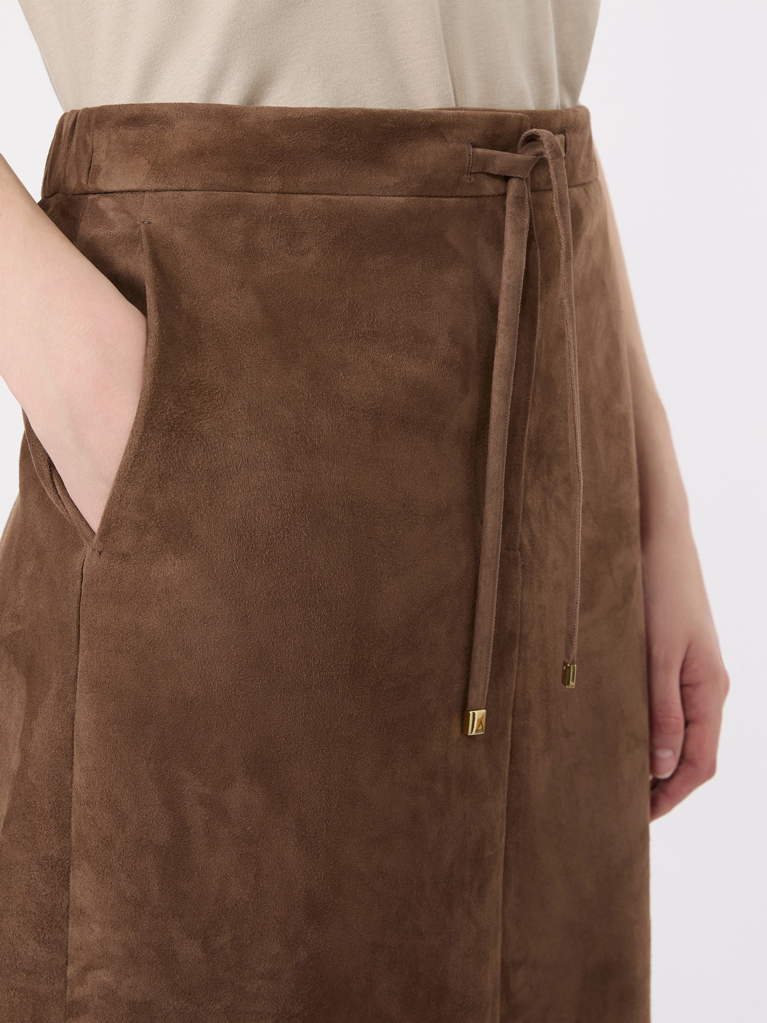 ユリカ Коричневая юбка Max Mara из замши и ацетата - купить на Invogue