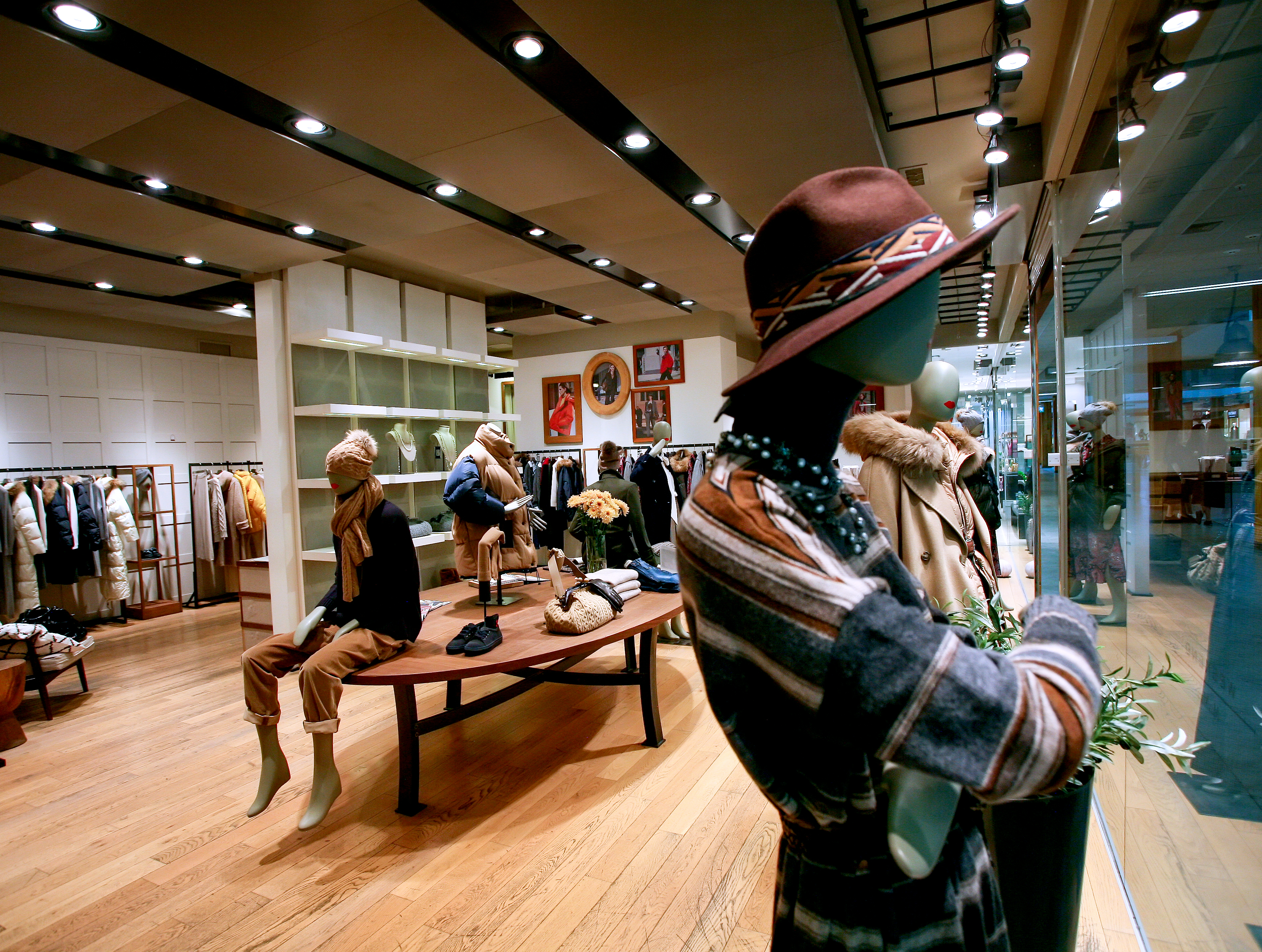 Магазин Weekend Max Mara - Сады Победы, 3-й этаж: фото 2 - Invogue