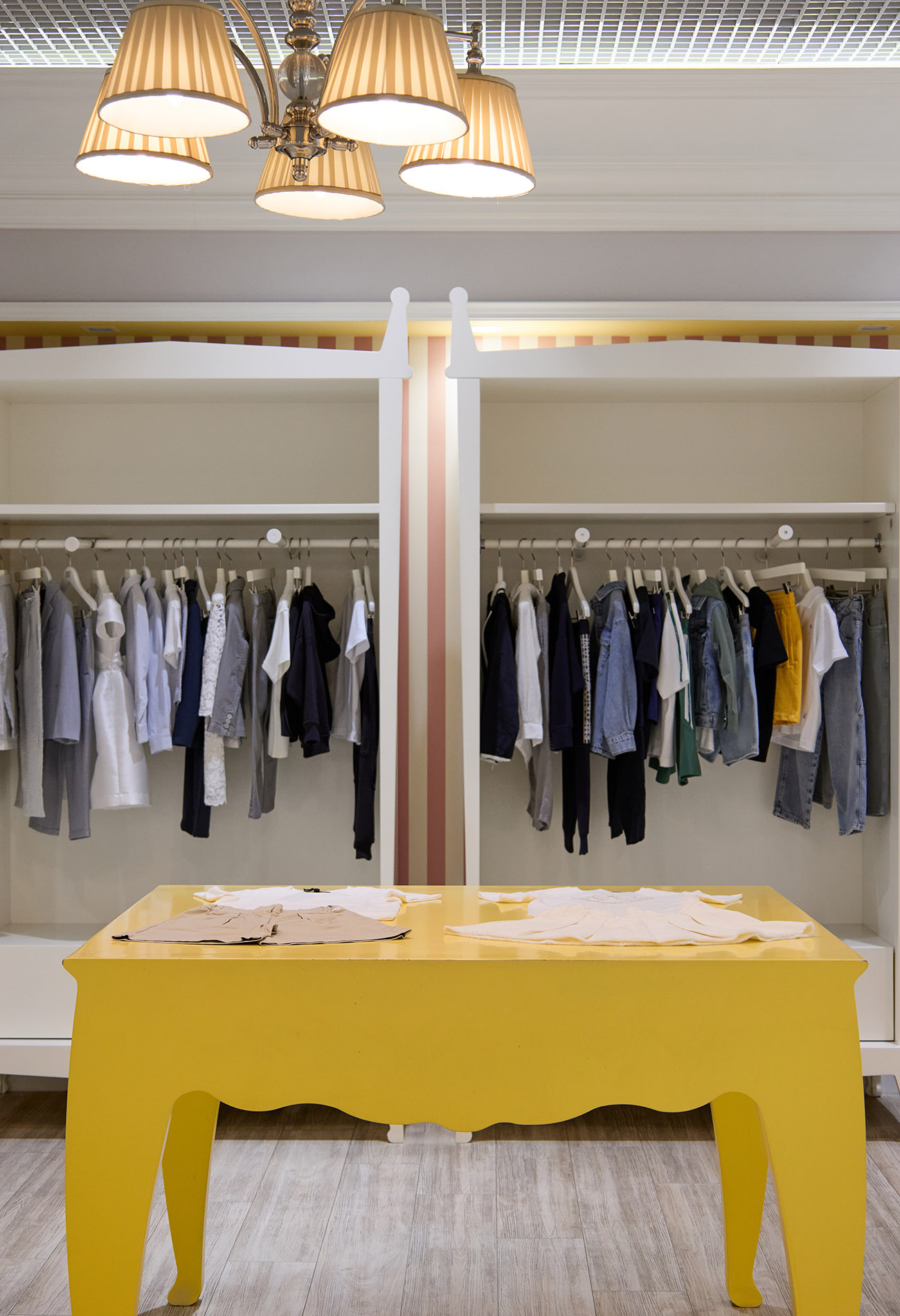 Магазин Daniel - Mandarin Plaza, 4-й этаж: фото 8 - Invogue