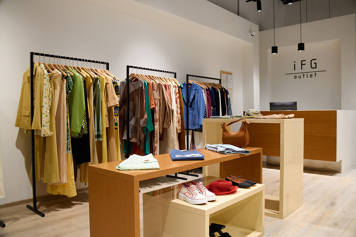 Магазин IFG Outlet - Cosmo Multimall, 3-й этаж: фото 1 - Invogue