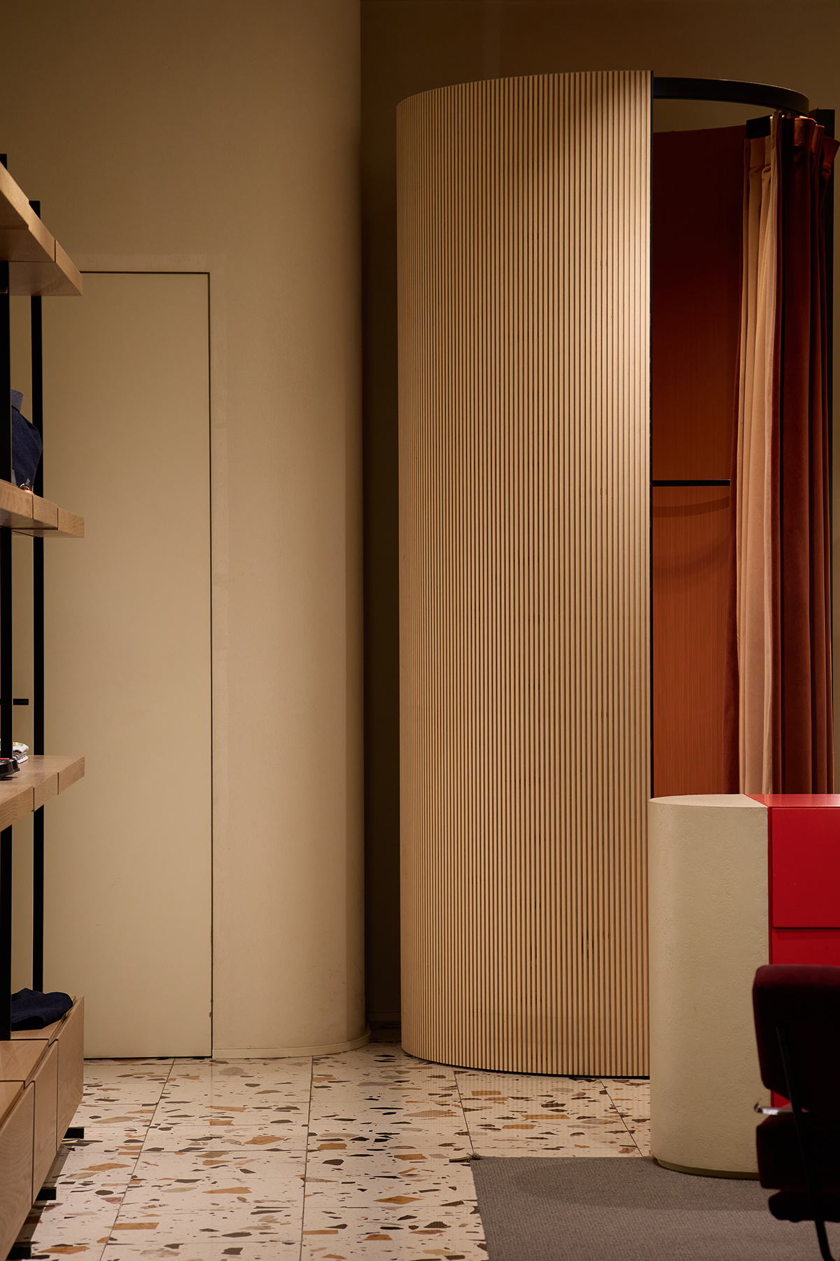 Магазин Max&Co - Gulliver, 1-й поверх: фото 5 - Invogue