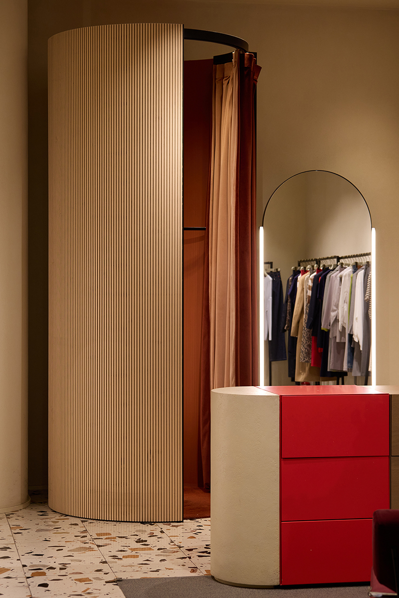 Магазин Max&Co - Gulliver, 1-й поверх: фото 19 - Invogue