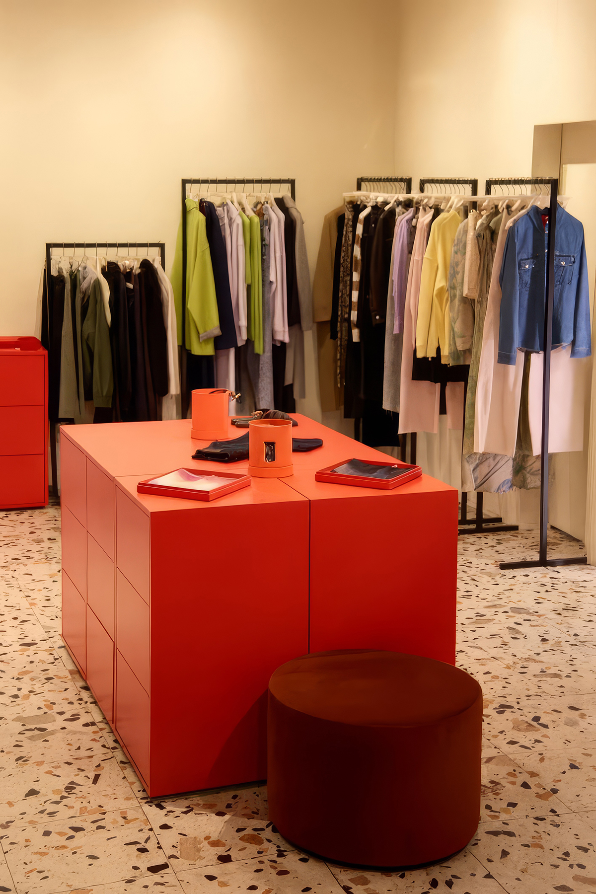 Магазин Max&Co - Ocean Plaza, 1-й поверх: фото - Invogue