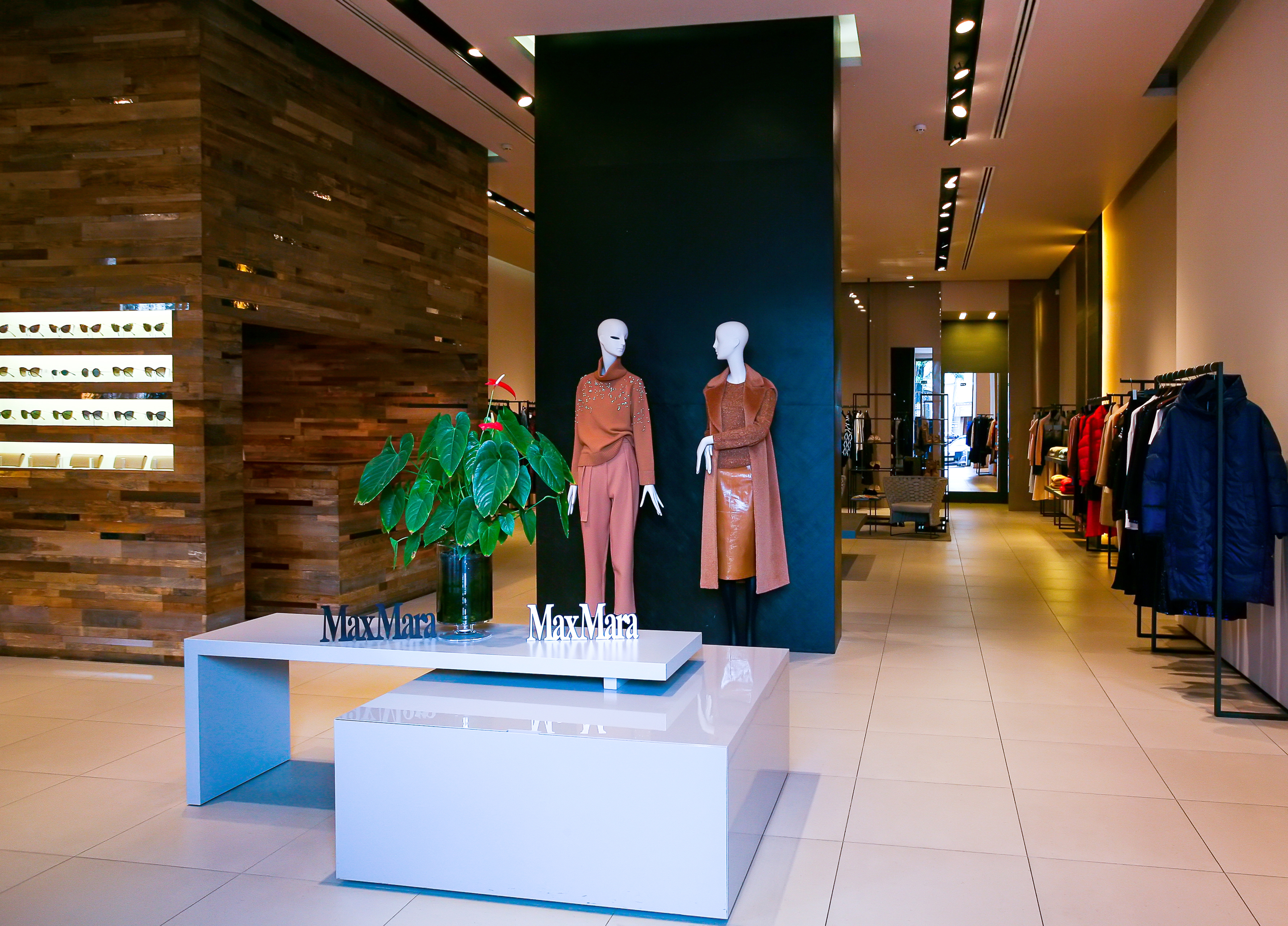 Магазин Max Mara - ул. Греческая, 25: фото 2 - Invogue