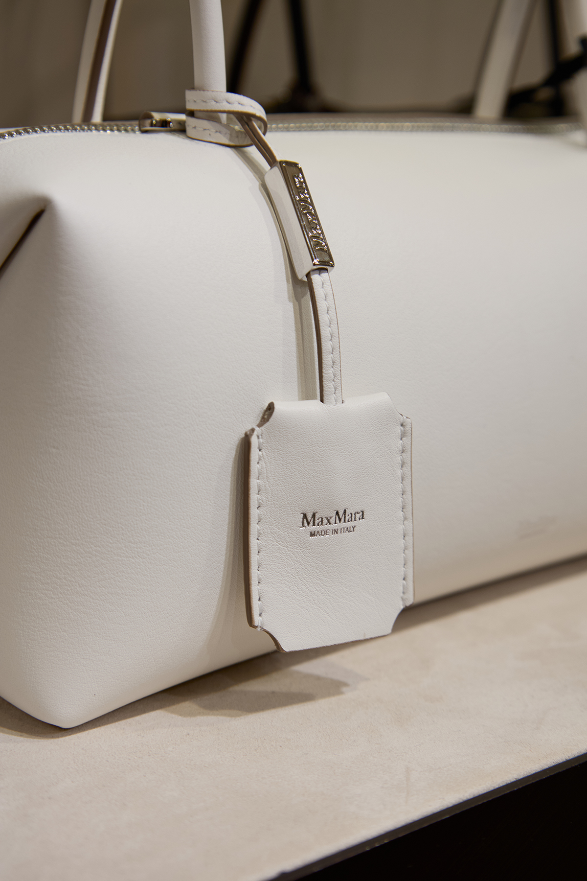 Магазин Max Mara - Mandarin Plaza, 3-й поверх: фото 5 - Invogue