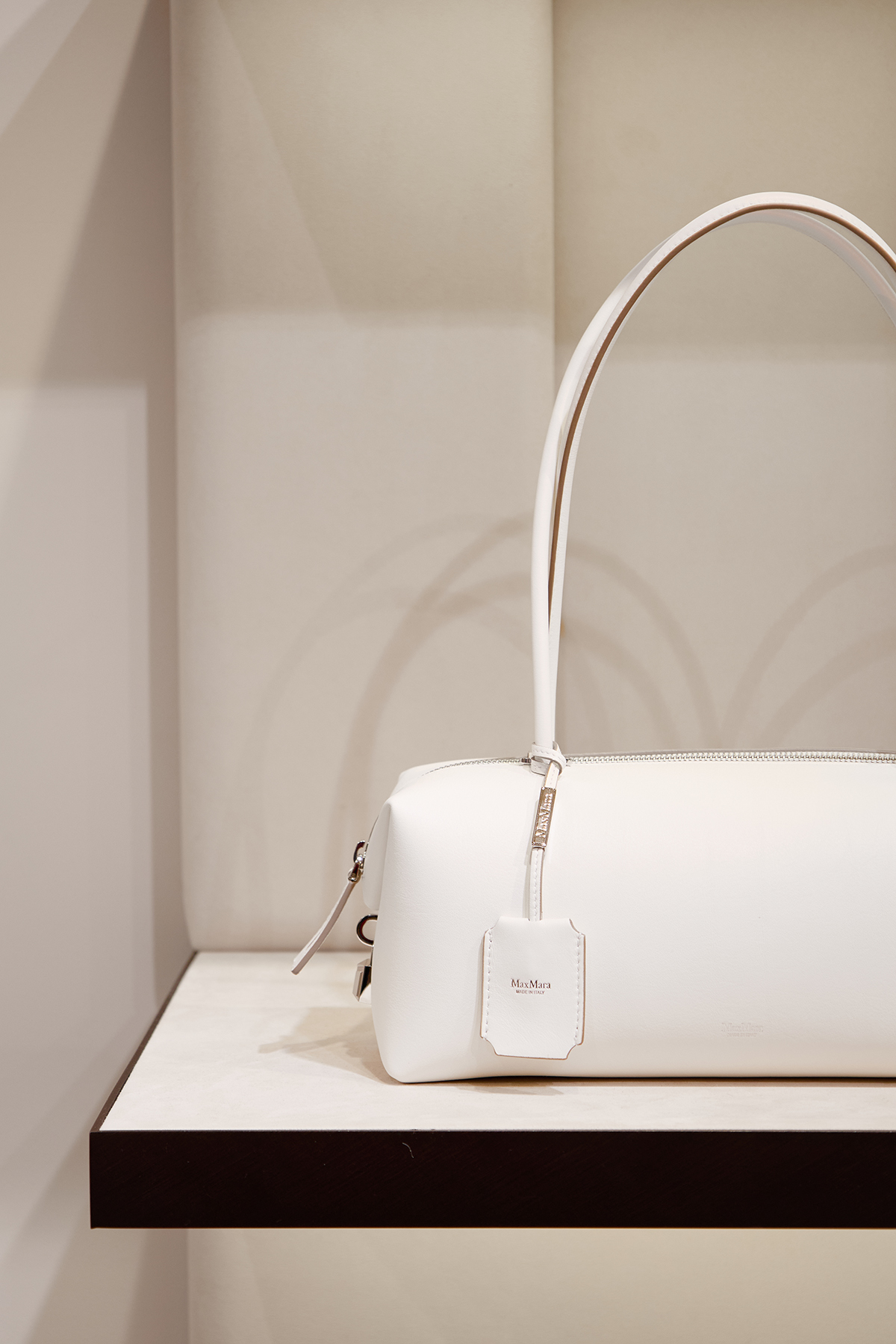 Магазин Max Mara - Mandarin Plaza, 3-й поверх: фото 4 - Invogue