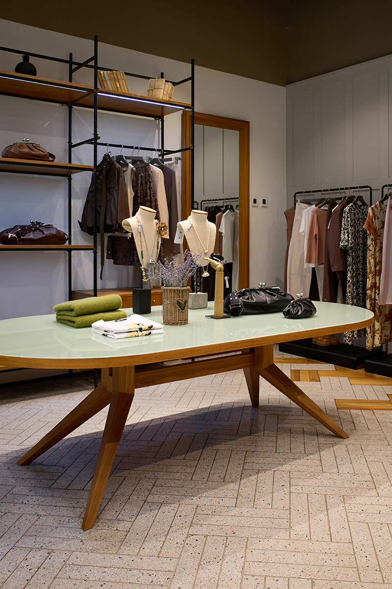 Магазин Weekend Max Mara - Gulliver, 1-й этаж: фото 5 - Invogue