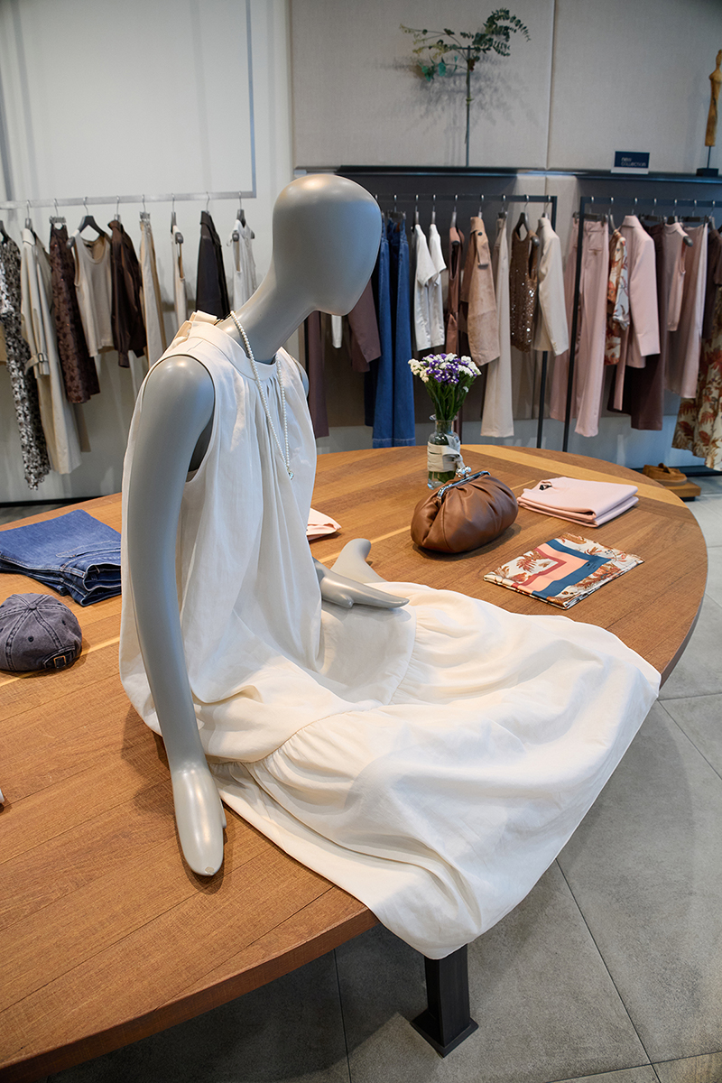 Магазин Weekend Max Mara - Ocean Plaza, 1-й этаж: фото 16 - Invogue