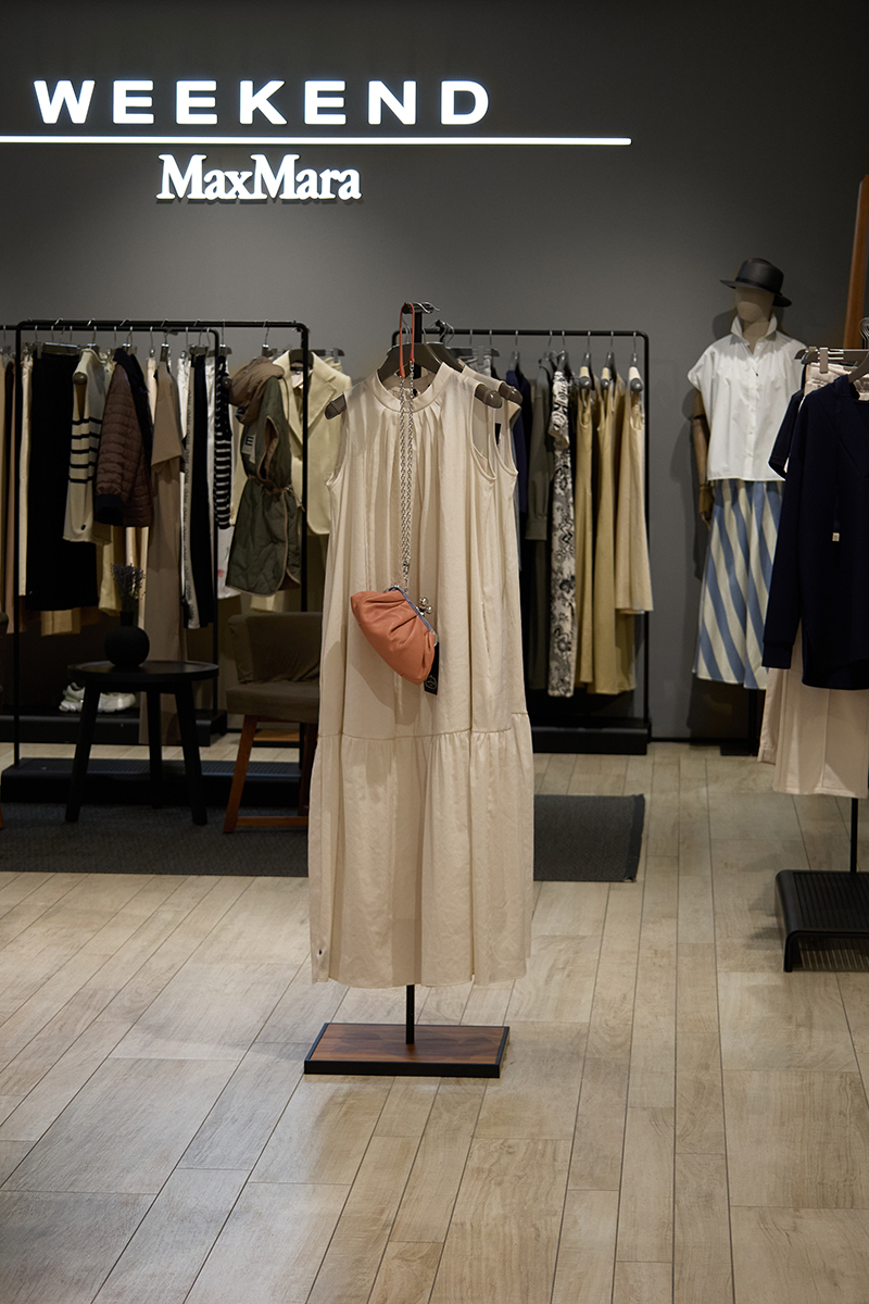 Магазин Weekend Max Mara - ЦУМ, 2-й этаж: фото 8 - Invogue