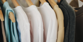 Минимализм в одежде — как одеваться просто и стильно: фото - Invogue