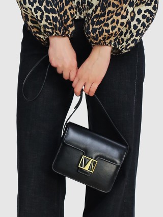 Чёрная сумка MANU ATELIER: фото 2 - Invogue