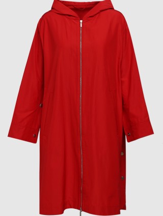 Красный плащ MAX MARA: фото - Invogue