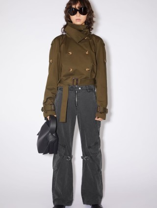 Черные брюки Acne Studios с накладными карманами: фото 1 - Invogue
