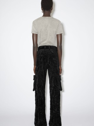 Черные брюки Acne Studios с накладными карманами: фото 2 - Invogue