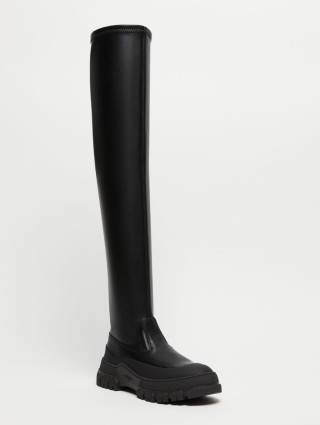 Черные сапоги WEEKEND MAX MARA высокие: фото 2 - Invogue