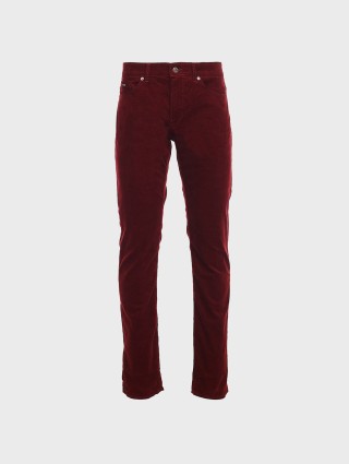 Красные джинсы BOSS: фото - Invogue