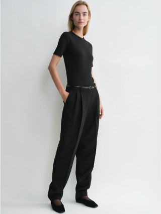 Чорна футболка Totême у рубчик: фото 4 - Invogue