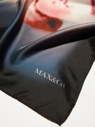 Темно-синя хустка MAX&CO шовкова: фото 3 - Invogue
