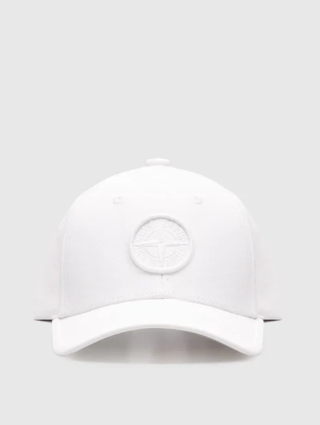 Белая кепка STONE ISLAND с логотипом: фото - Invogue