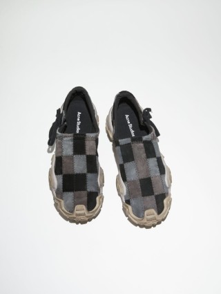Серые кроссовки Acne Studios из кожи: фото 1 - Invogue