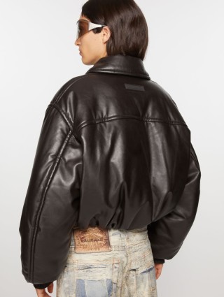 Коричневая куртка-бомбер Acne Studios свободного кроя: фото 3 - Invogue