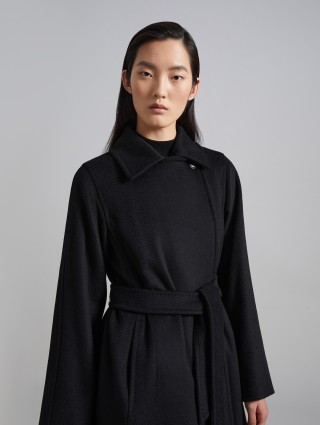Черное пальто MAX MARA из верблюжьей шерсти: фото 4 - Invogue