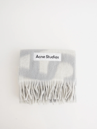 Сірий шарф Acne Studios з суміші вовни: фото - Invogue