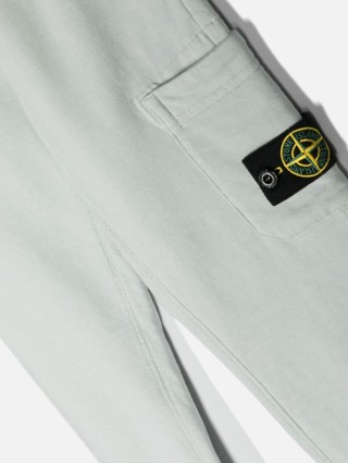 Серые спортивные брюки STONE ISLAND с нашивкой: фото 2 - Invogue