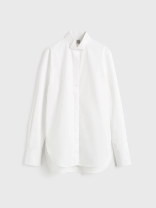 Белая рубашка Totême из органического хлопка: фото - Invogue