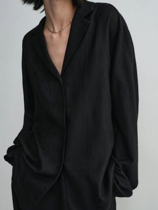 Черная рубашка Totême свободного кроя: фото 5 - Invogue