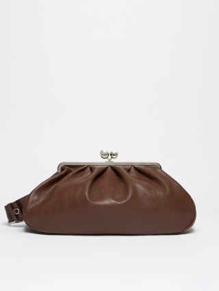 Темно-коричневая сумка WEEKEND ACCESSORIES из кожи: фото - Invogue