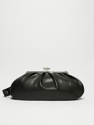Чорна сумка WEEKEND ACCESSORIES зі шкіри: фото - Invogue