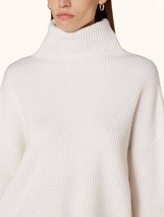 Белый свитер Max Mara в рубчик: фото 3 - Invogue