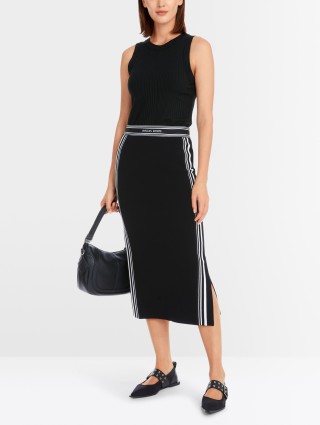 Черный топ Marc Cain из эластичной вискозы: фото 1 - Invogue