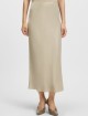 Бежева спідниця BOSS атласна: фото 2 - Invogue