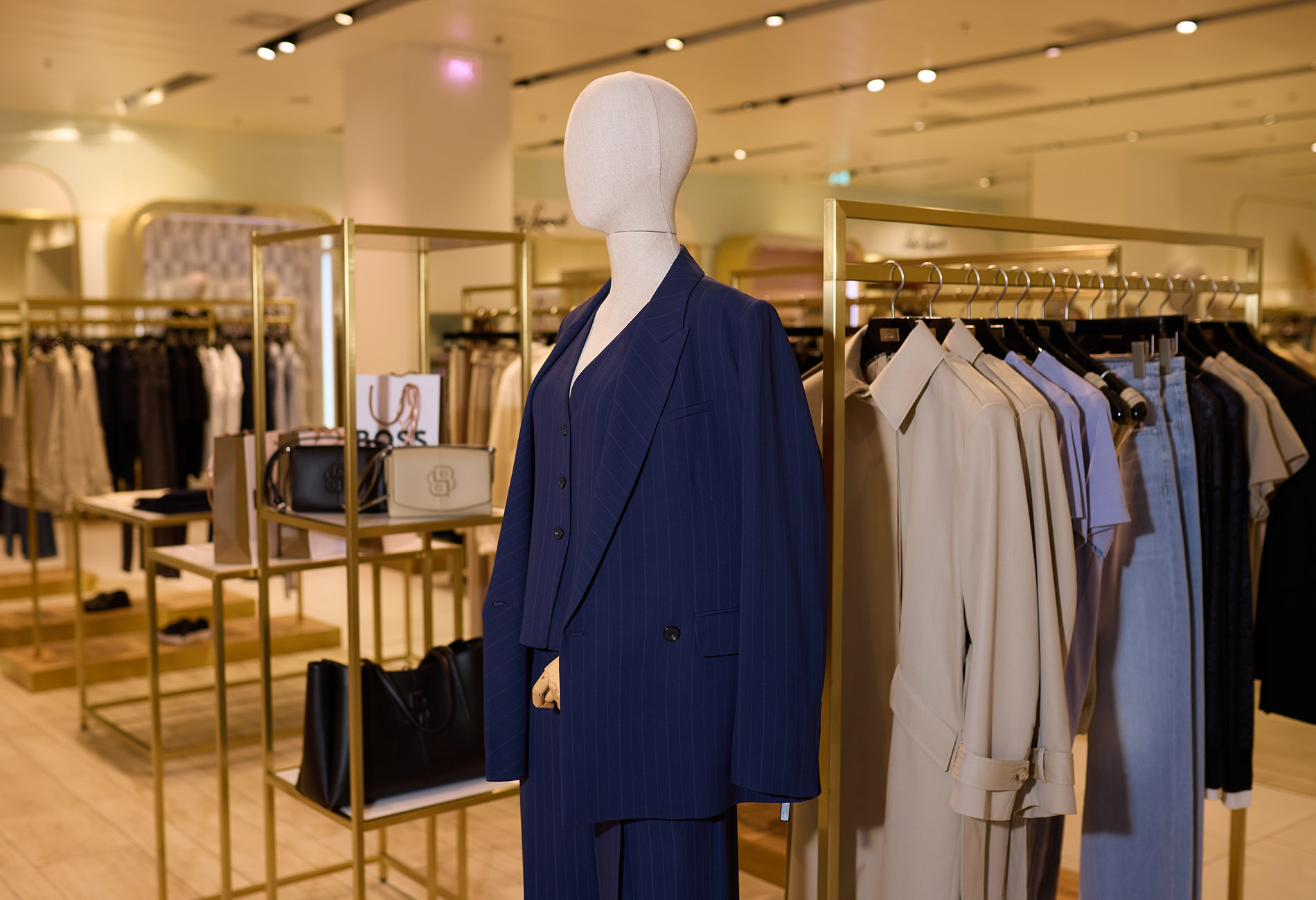 Магазин BOSS - ЦУМ,  -1-й поверх: фото 6 - Invogue