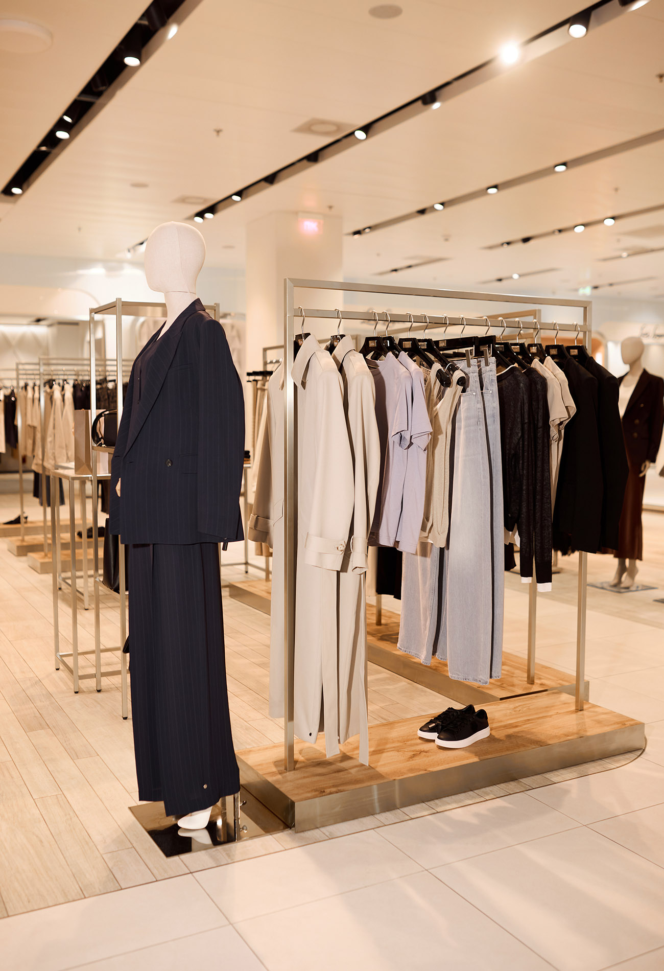 Магазин BOSS - ЦУМ,  -1-й поверх: фото 5 - Invogue