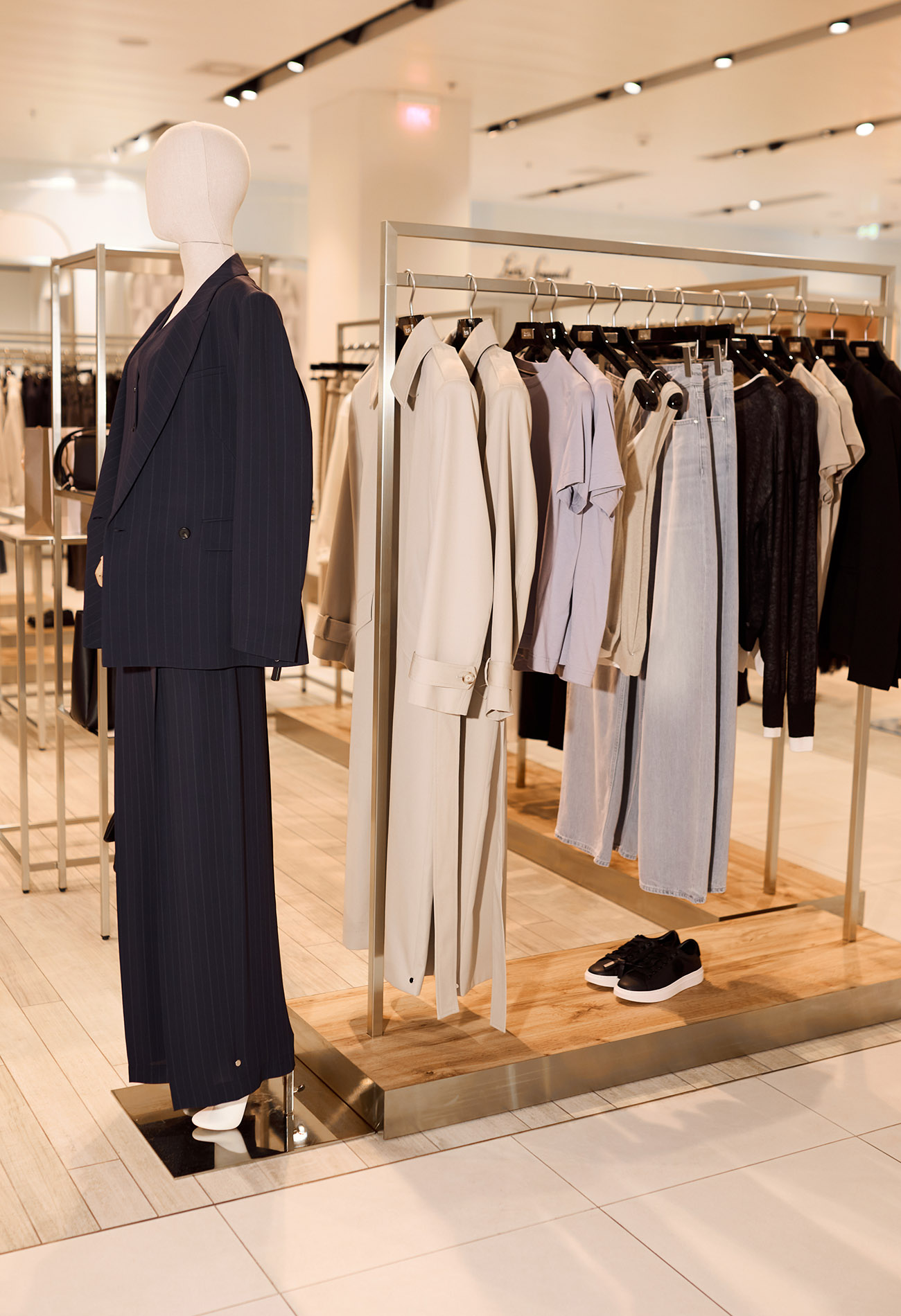 Магазин Boss Woman - ЦУМ, 2-й этаж: фото 4 - Invogue