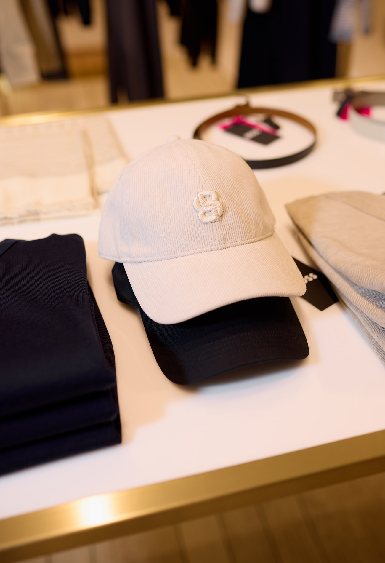 Магазин Boss Woman - ЦУМ, 2-й этаж: фото 6 - Invogue