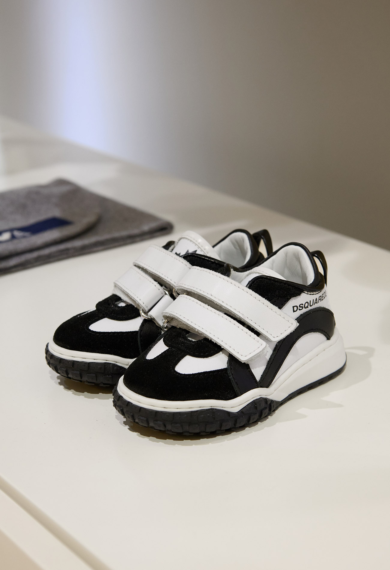 Магазин Daniel - Mandarin Plaza, 4-й этаж: фото 9 - Invogue