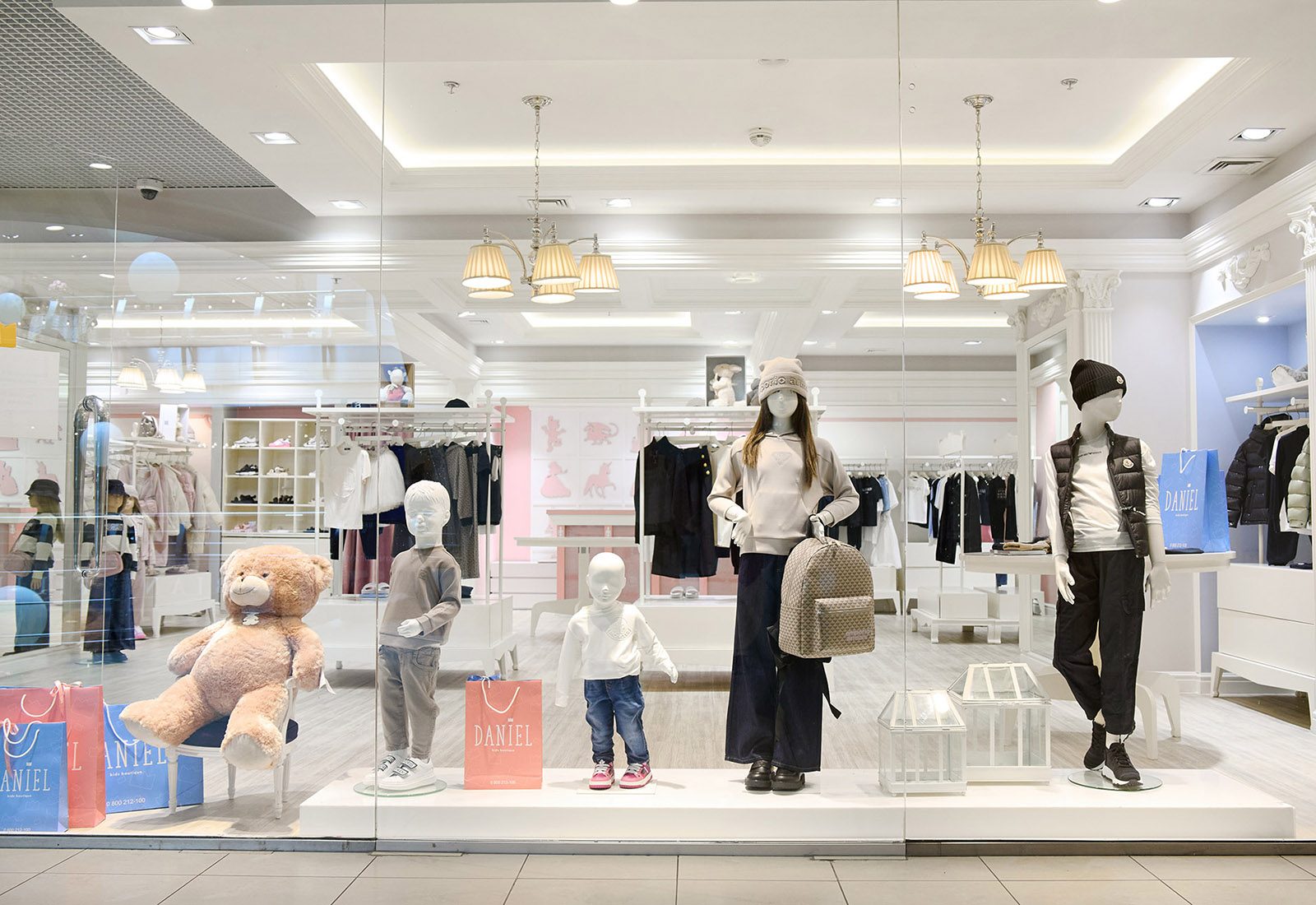 Магазин Daniel - Mandarin Plaza, 4-й этаж: фото 16 - Invogue