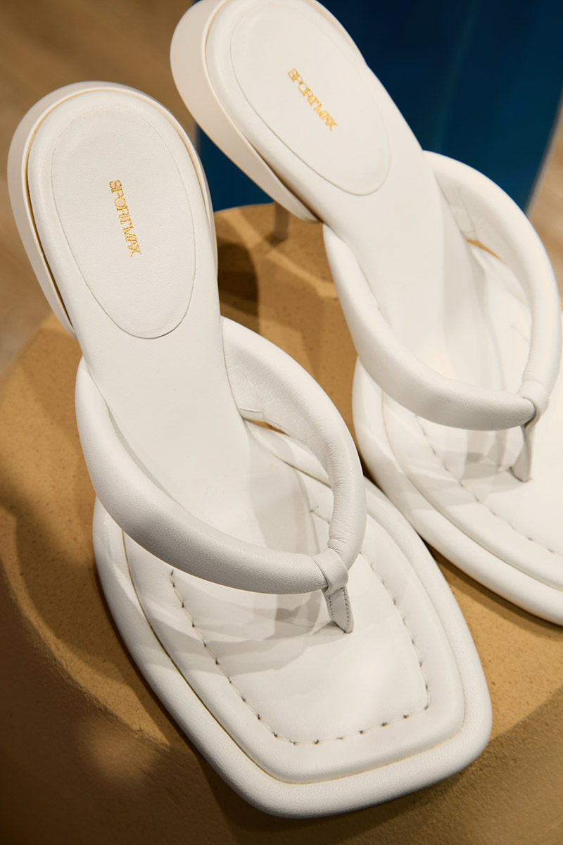 Магазин IFG Outlet - Cosmo Multimall, 3-й поверх: фото 5 - Invogue