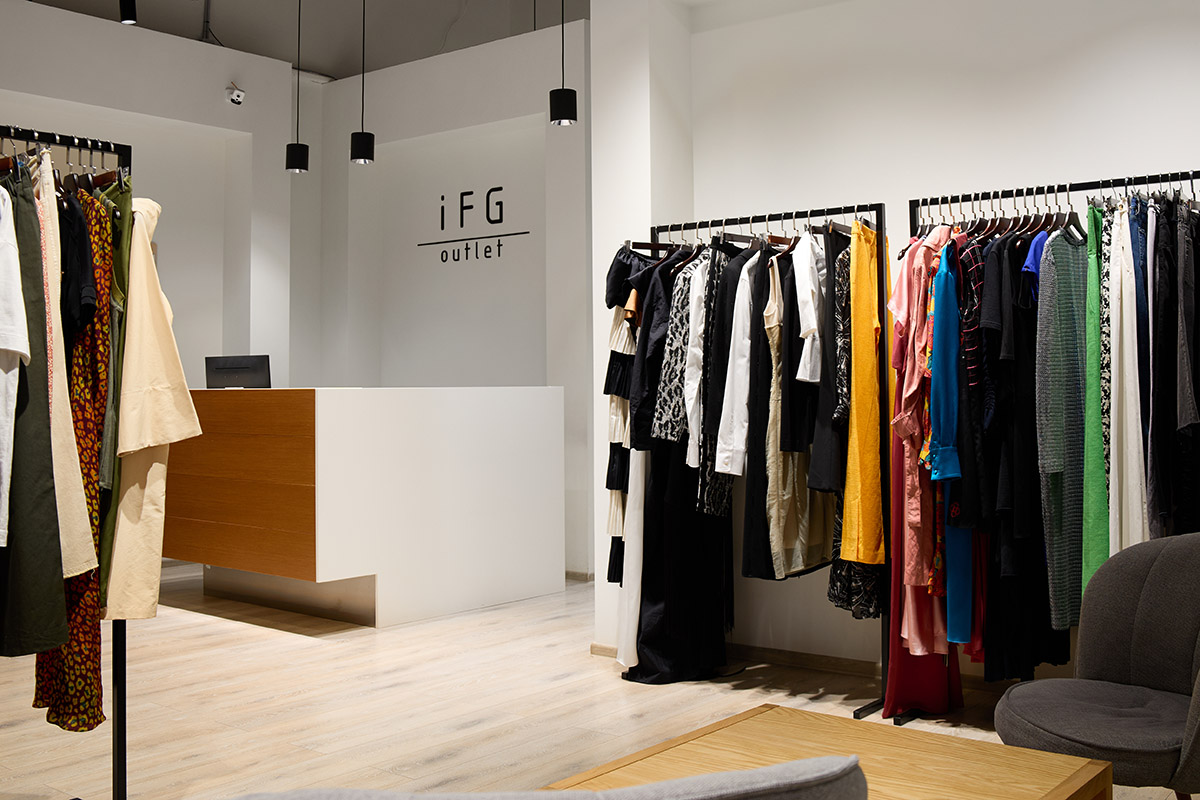 Магазин IFG Outlet - Cosmo Multimall, 3-й поверх: фото 7 - Invogue