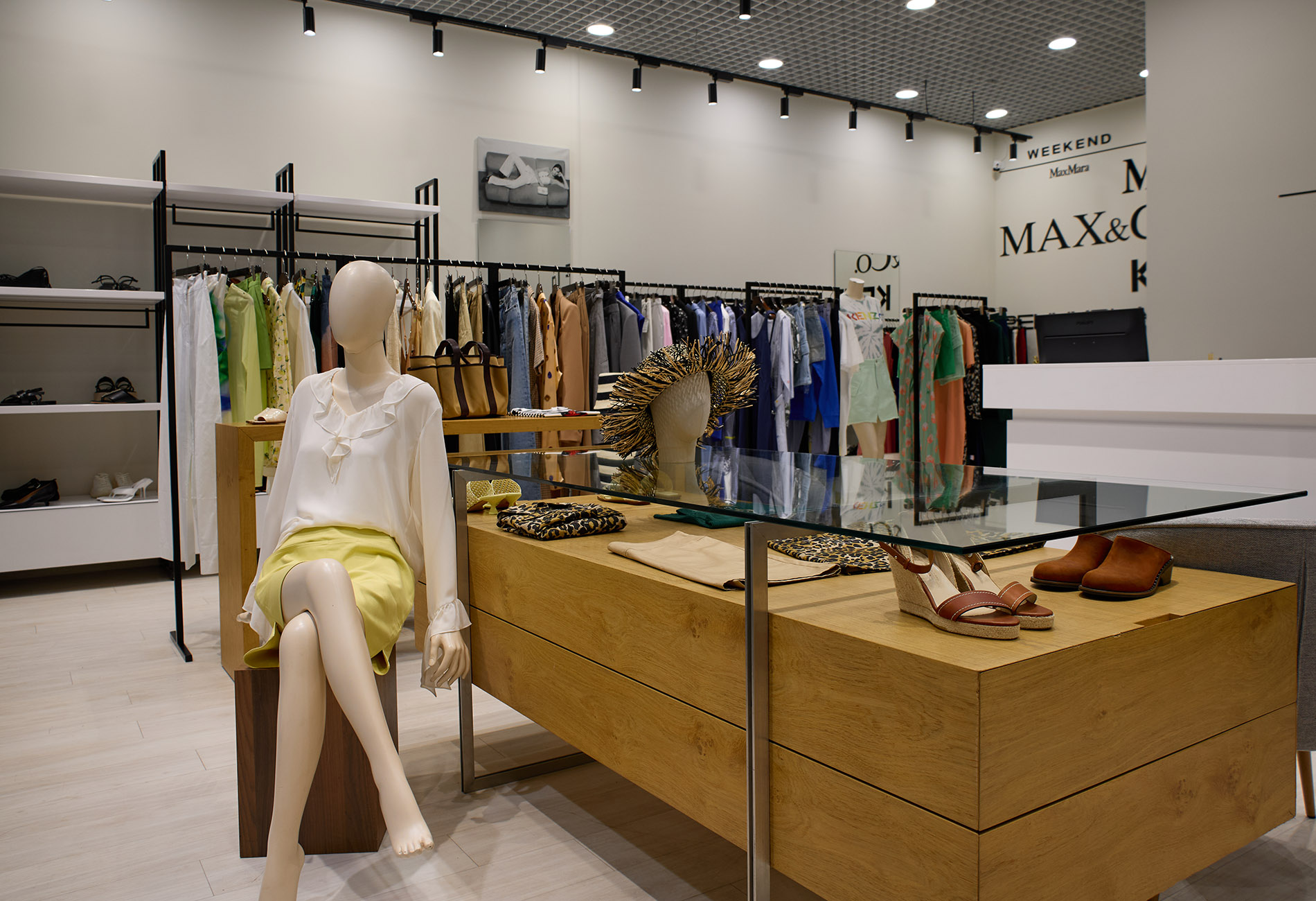 Магазин iFG Outlet - Караван Outlet: фото - Invogue