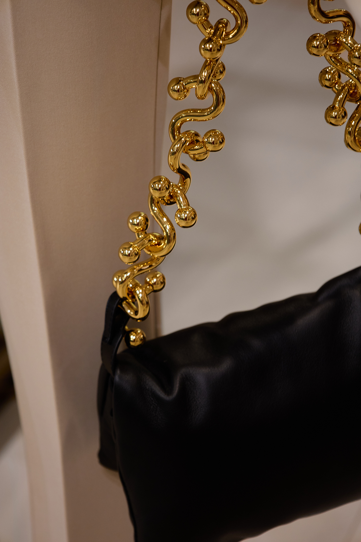 Магазин Max Mara - Mandarin Plaza, 3-й поверх: фото 8 Магазин Max Mara - Mandarin Plaza, 3-й поверх: фото 8 - Invogue