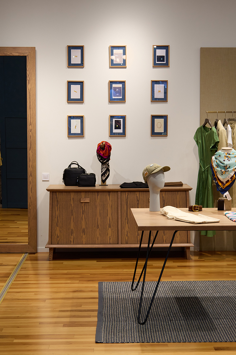 Магазин Weekend Max Mara - Cosmo Multimall, 3-й этаж: фото 7 - Invogue