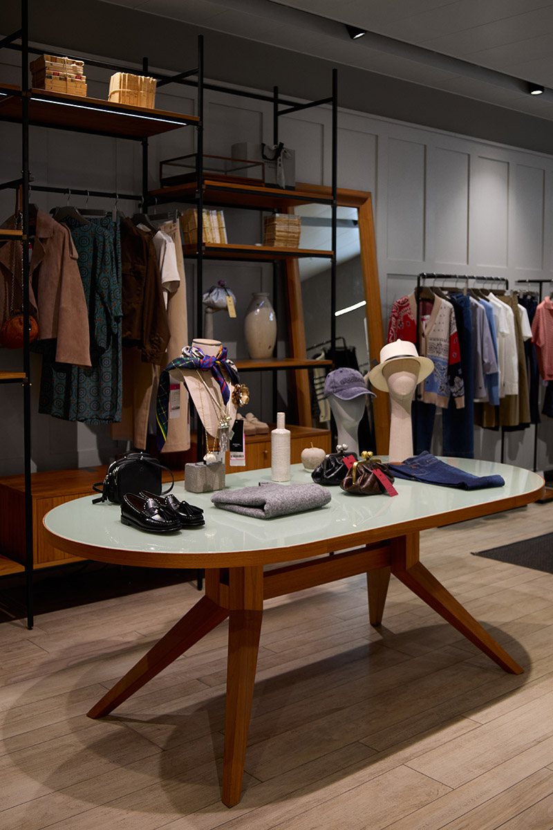 Магазин Weekend Max Mara - ЦУМ, 2-й этаж: фото 1 - Invogue